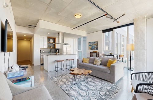 Uptown Condo | Newly Finished Nob Hill Condo w/Great Walkability and Central Location