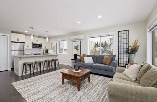 Regional District of Nanaimo House | Newly Furnished 2-BD, 1-WC home. Close to Ferry