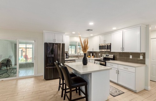 Mesa House | Newly furnished 3bed/2 bath with private pool and modern amenities