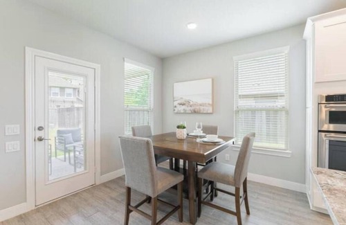 Tomball House | NEWLY furnished 4bdr/3bath home!