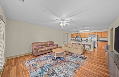 Seneca Condo | NEWLY FURNISHED 4BR/4BA condo 8 mins from Memorial Stadium 15 mins from Clemson!