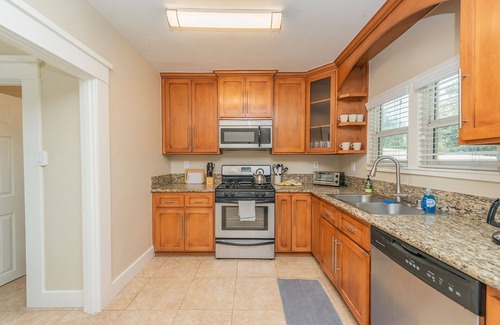 Claremont House | Newly Furnished Claremont Home – Near Colleges