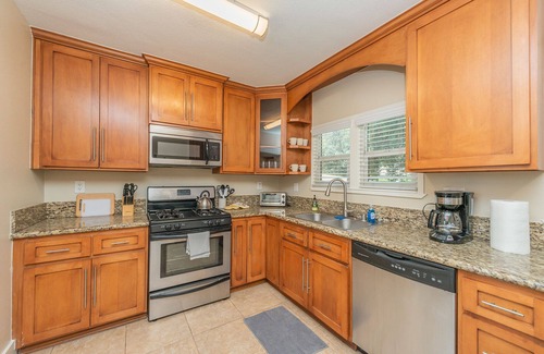 Claremont House | Newly Furnished Claremont Home – Near Colleges