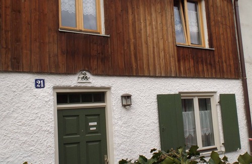 Weilheim Apartment | newly furnished apartment in the center Because home for 2 persons