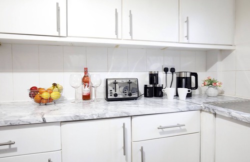 Didsbury House | Newly-furnished, Detached 4 bedroom Didsbury home