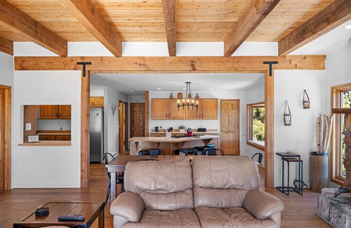 Bailey House | Newly Furnished Mountain Home - Private Hot Tub- Fooseball - Unbeatable Views