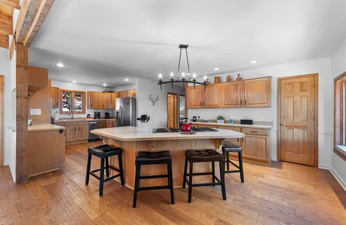 Bailey House | Newly Furnished Mountain Home - Private Hot Tub- Fooseball - Unbeatable Views