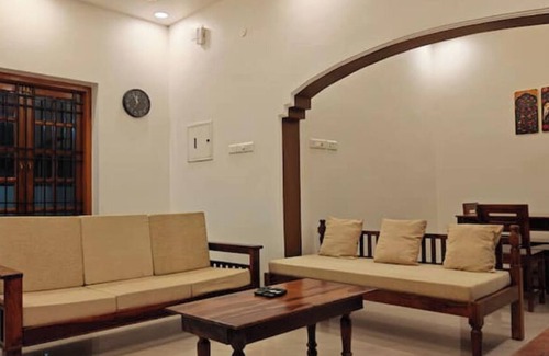 Kumbakonam Apartment | Newly Furnished, Renovated , AC, Clean, Cozy 1 BHK