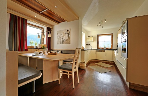 Zellberg Apartment | Newly furnished vacation home, with mountain view, sun terrace and free WLan.