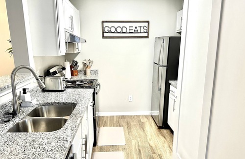 Nashville Apartment | Newly Furnished w/ all the amenities you have at home! 20 min away from downtown