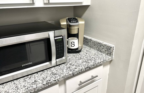 Nashville Apartment | Newly Furnished w/ all the amenities you have at home! 20 min away from downtown