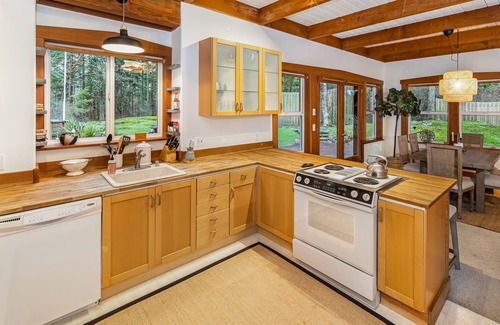 Friday Harbor House | Newly Listed! Close to Downtown! (TPR)
