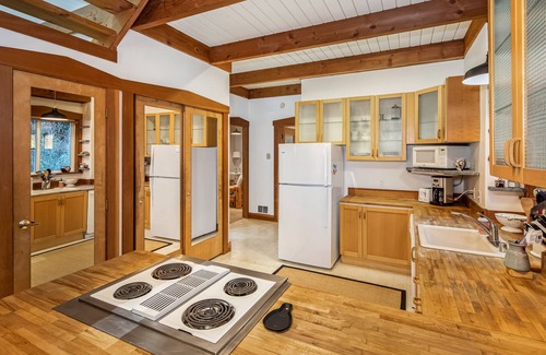 Friday Harbor House | Newly Listed! Close to Downtown! (TPR)
