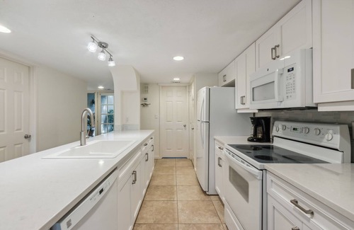 Fernandina Beach House | NEWLY LISTED! Gorgeous Marsh Views from Spacious Villa!