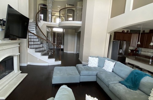 Houston House | Newly Listed Oasis