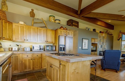 Prescott House | *Newly Listed *Serene & Amazing Views *Fireplace