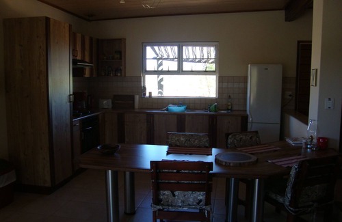 Usakos Apartment | NEWLY LISTED! Spacious 2-bedroom apartment in a little oasis near Spitzkoppe.