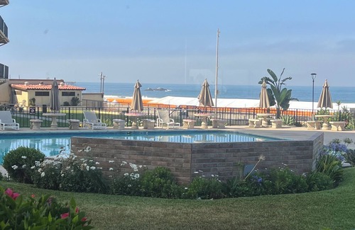 Centro Playas Condo | Newly Re-decorated, All Blue Furniture, 3 Recliner's Oceana condo, Rosarito.