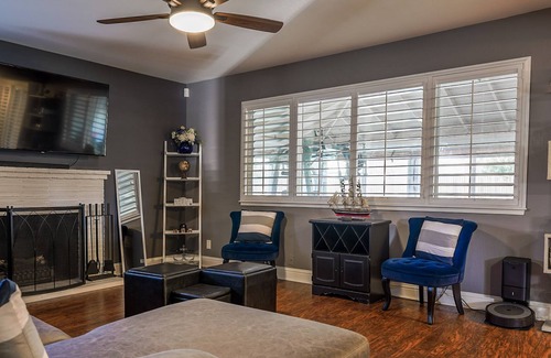 Southeastern Sacramento House | NEWLY REDESIGNED HOME w/JACUZZI+ GAME ROOM & GYM