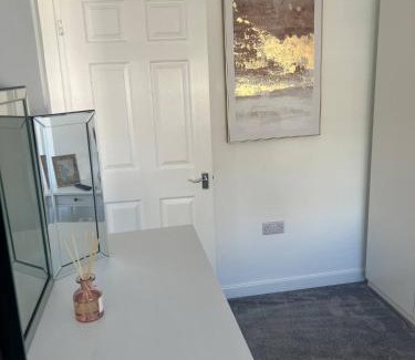 Ormskirk House | Newly Refurb 3 Bed Family Home In Ormskirk