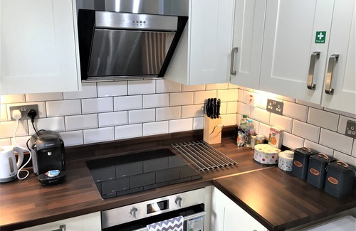 Thamesfield Apartment | Newly refurb (47 sqm/500 sqft) 1-bed Period Flat in Putney near River Thames