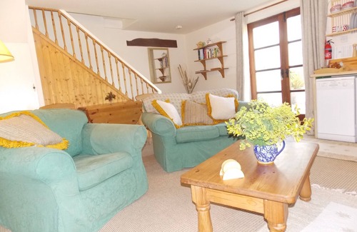 Tan-y-groes Cottage | Newly refurbished Cuckoo Springs Cottage for romantic time together