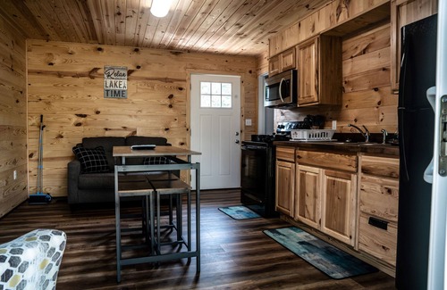 Albany Cabin | Newly Refurbished 2 Bedroom Duplex cabin in Albany, KY with Slip, Wi-Fi #19