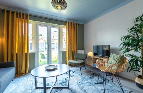 Kirkby Apartment | Newly Refurbished 3 Double Bedroom Knowsley Liverpool Townhouse