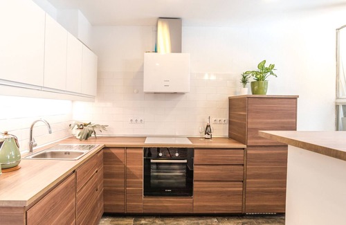 Ferencvaros Apartment | Newly refurbished central 2Be+LR AC 75 sqm apartment