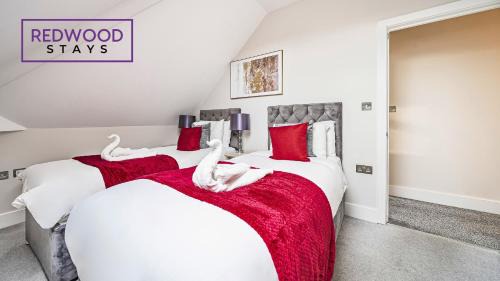 Rushmoor District Apartment | Newly Refurbished Everest Lodge Serviced Apartments for Contractors & Families, FREE WiFi & Netflix by REDWOOD STAYS