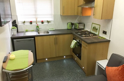 Manchester City Centre Apartment | Newly Refurbished - Near Piccadilly - 2 Bedroom Apartment - Sleeps up to 10