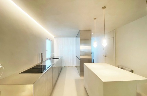 Sant Antoni Apartment | NEWLY REFURBISHED PENTHOUSE WITH TERRACE OF 130 m2 + 40 IN THE CENTER OF BARCELONA