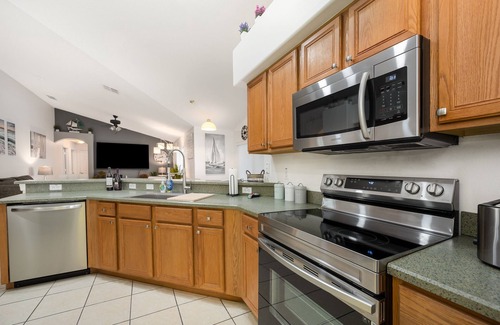 Orange Tree House | Newly Refurbished, Private Pool & Spa, Large Corner Lot, Close to Disney