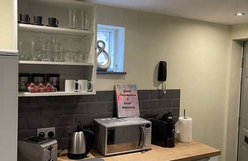 Cheltenham Apartment | Newly refurbished Unique Apartment Cheltenham