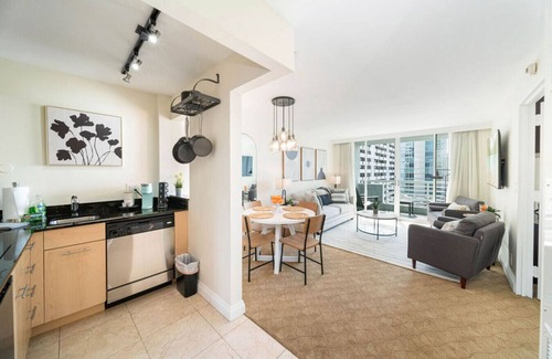 East Fort Lauderdale Condo | Newly Refurnished 1 BR suite w/Ocean View sleeps 4