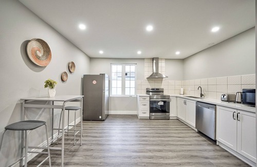 Niagara Falls Apartment | Newly Relax Inn Walk to Falls U1