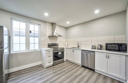 Niagara Falls Apartment | Newly Relax Inn Walk to Falls U1