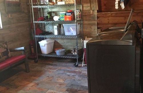 Meadow View Heights Cabin | Newly remodeled cottage in the woods