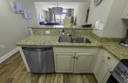 Ash Condo | Newly Remodeled 2BR-North Beach Resort,Great Pools