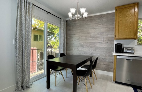 Folsom House | Newly Remodel Cozy Modern Home in Heart of Folsom