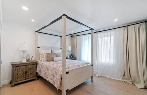 Westlake Village House | Newly Remodeled 4B2.5B Getaway