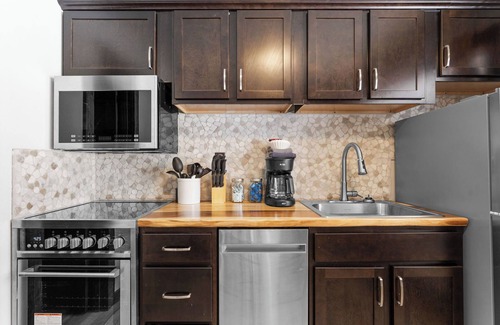 Branson Condo | Newly remodeled-1 Mile to SDC.Resort hot tub open!