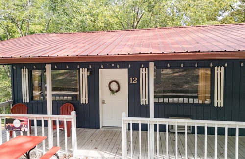 Branson Condo | Newly remodeled-1 Mile to SDC.Resort hot tub open!