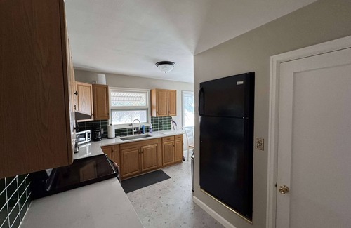 Great Falls House | Newly remodeled 2-bedroom house with WiFi, conveniently located in Great Falls