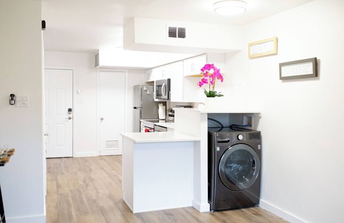 Capital View Apartment | Newly Remodeled 2-BR across UAMS Hospital #C