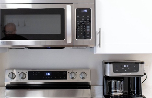 Capital View Apartment | Newly Remodeled 2-BR across UAMS Hospital #C