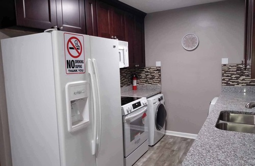 Great Bridge House | NEWLY REMODELED 2 BEDROOM DUPLEX