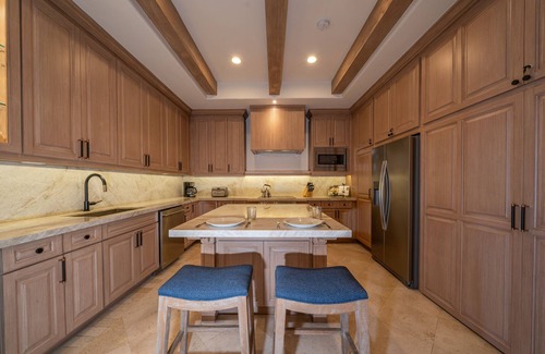 Los Cabos Condo | NEWLY remodeled-2 Bedroom Ocean View - Best Location in Cabo!