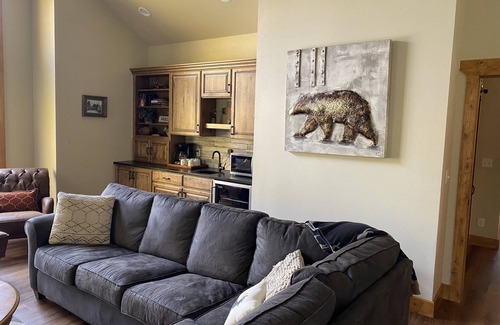 Frisco House | Newly Remodeled-2 Masters & 2 Gathering Areas. Hot Tub. Walk to Town