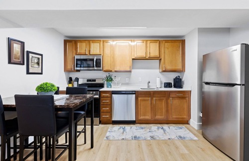 Lawrence Apartment | Newly Remodeled 2BR/1BA Apt - Close To It All!